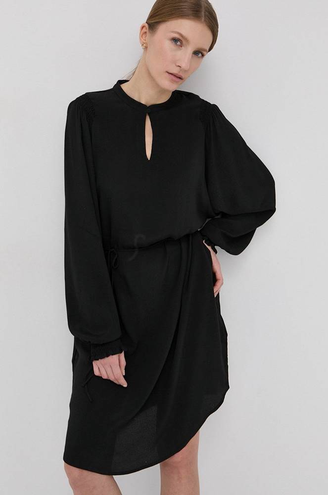 Šaty Bruuns Bazaar Lilli Vita čierna farba, mini, áčkový strih