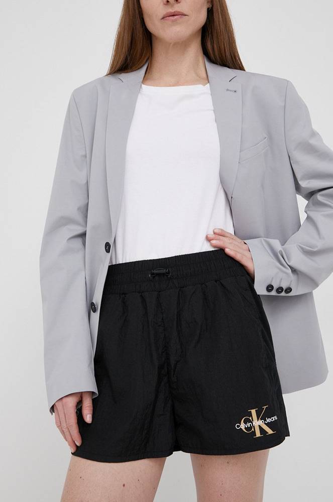 Šortky Calvin Klein Jeans dámske, čierna farba, s potlačou, stredne vysoký pás