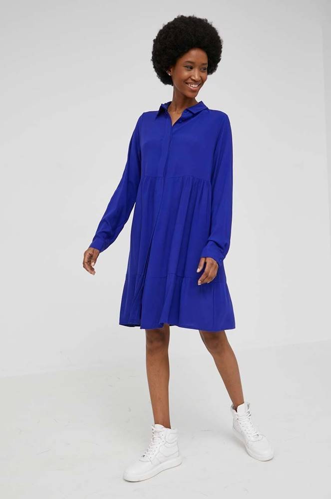 Šaty Answear Lab fialová farba, mini, áčkový strih
