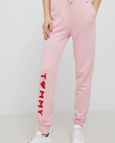 Bavlnené nohavice Tommy Hilfiger dámske, ružová farba, s nášivkou