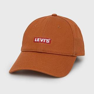 Bavlnená čiapka Levi's hnedá farba, s nášivkou