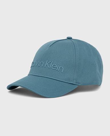Bavlnená čiapka Calvin Klein s nášivkou