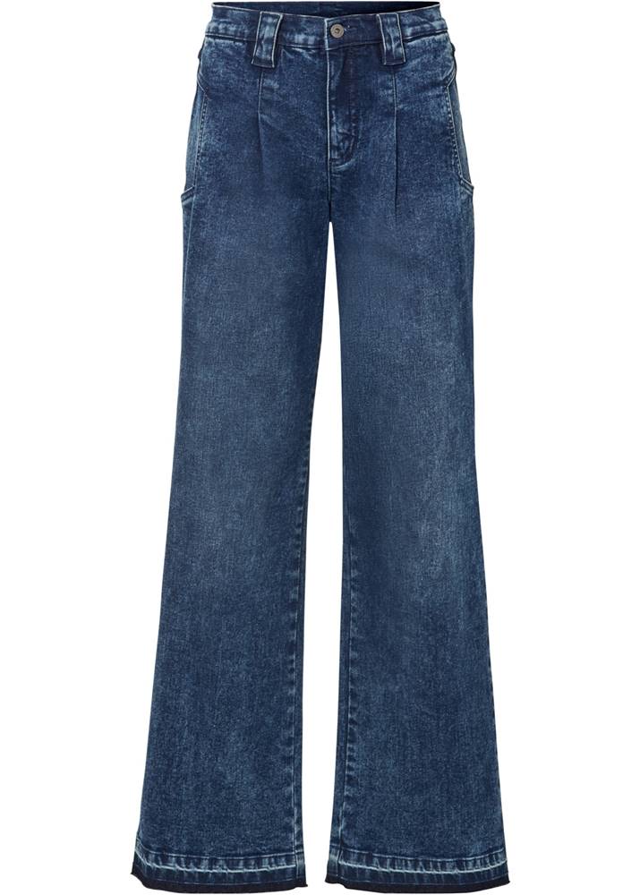 Široké džínsy so záhybmi